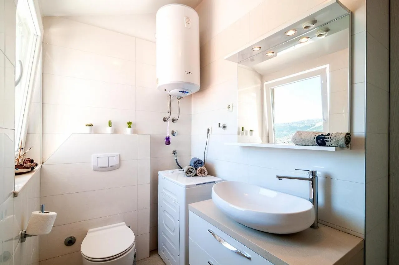 White Stone, Split Apartment 0*,